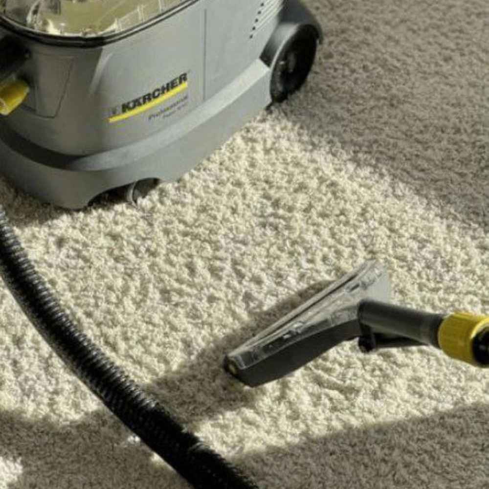 Expert in washing hand-woven carpets, machine-made and Kianwash furniture in Tehran